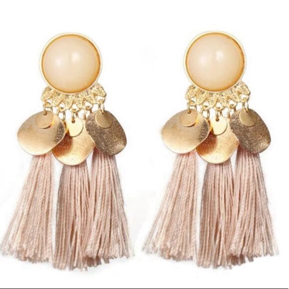 (G3) Tassel Earrings - Picture 2 of 8